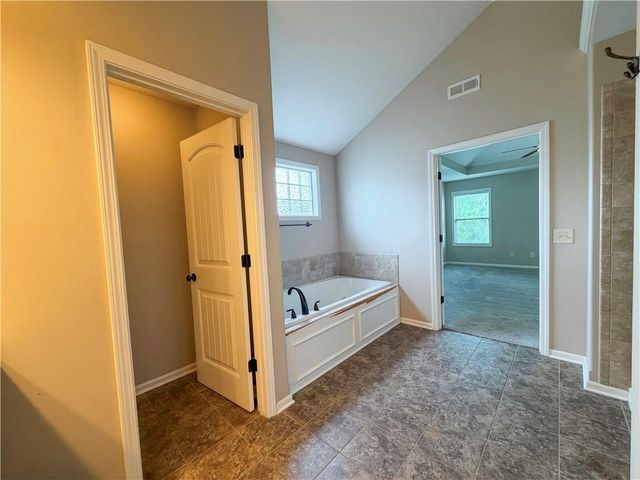 9307 NE 97th Terrace, Kansas City, MO 64157