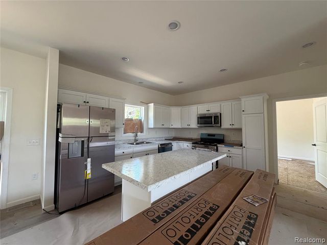 31450 Beverly Road, Romulus, MI 48174