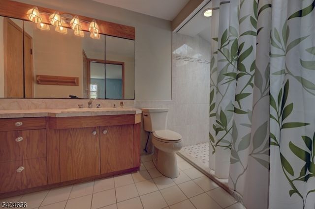 1006 Black Oak Ridge Rd, Wayne Twp., NJ 07470