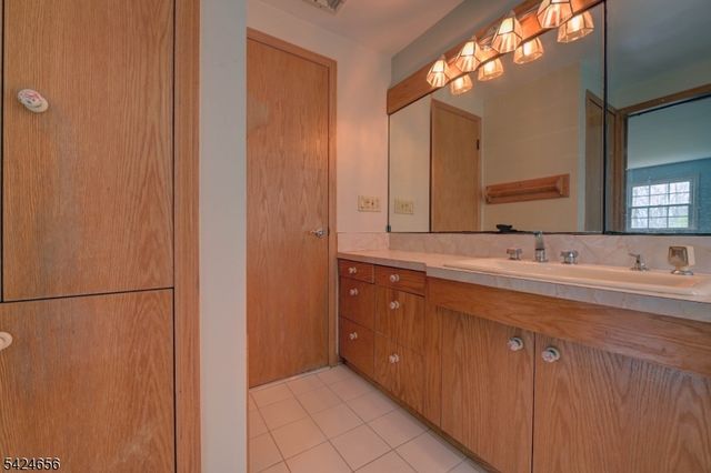 1006 Black Oak Ridge Rd, Wayne Twp., NJ 07470