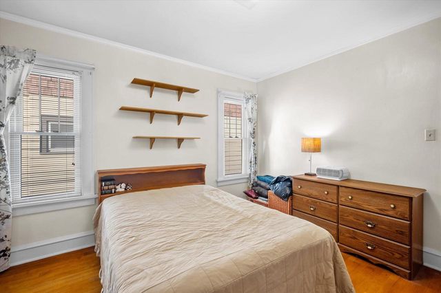 2546 S Howell AVENUE, Milwaukee, WI 53207