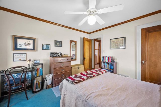 2546 S Howell AVENUE, Milwaukee, WI 53207