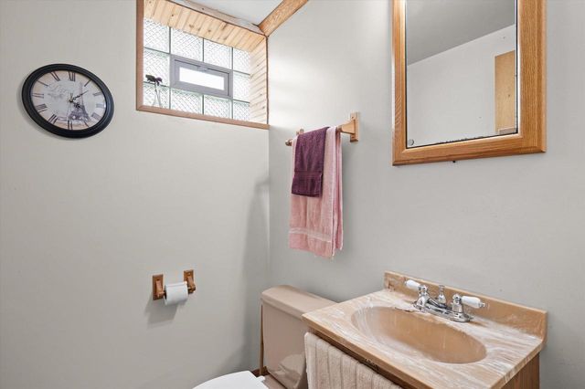 2546 S Howell AVENUE, Milwaukee, WI 53207
