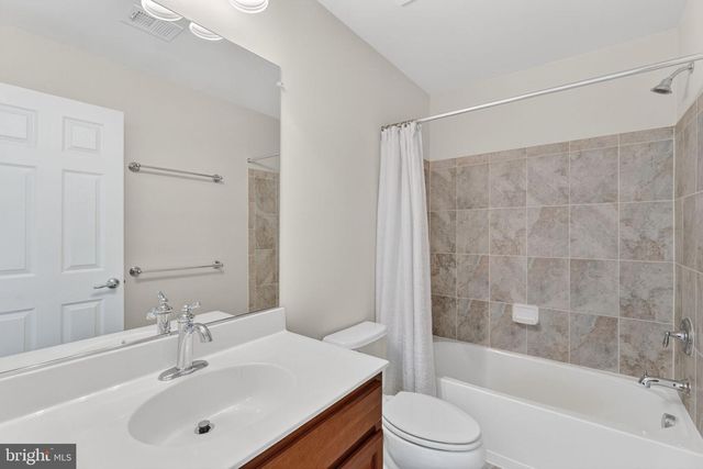 43570 HERITAGE GAP TER, Chantilly, VA 20152