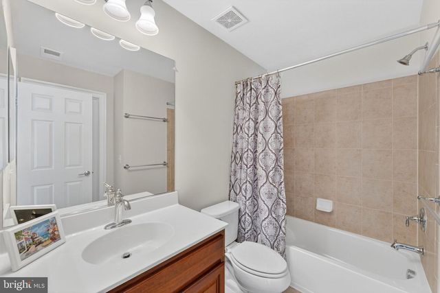 43570 HERITAGE GAP TER, Chantilly, VA 20152