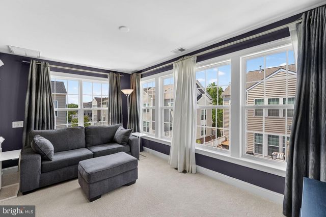 43570 HERITAGE GAP TER, Chantilly, VA 20152