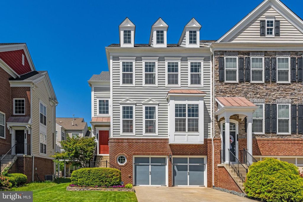 43570 HERITAGE GAP TER, Chantilly, VA 20152