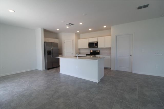 263 HAYLEY STREET, Winter Haven, FL 33884