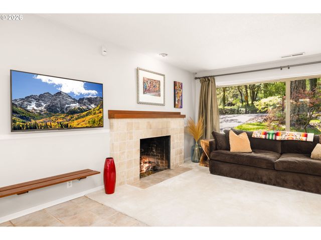 1725 SOUTHSHORE Blvd, Lake Oswego, OR 97034