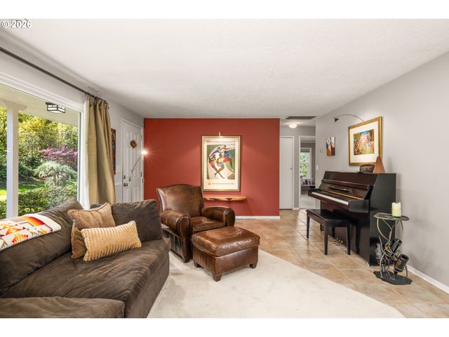 1725 SOUTHSHORE Blvd, Lake Oswego, OR 97034