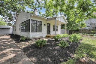 960 College Avenue, Columbus, OH 43209