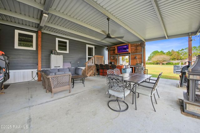 2743a Doyle Melancon Road, Breaux Bridge, LA 70517