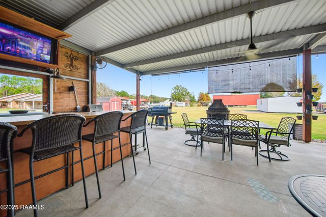 2743a Doyle Melancon Road, Breaux Bridge, LA 70517