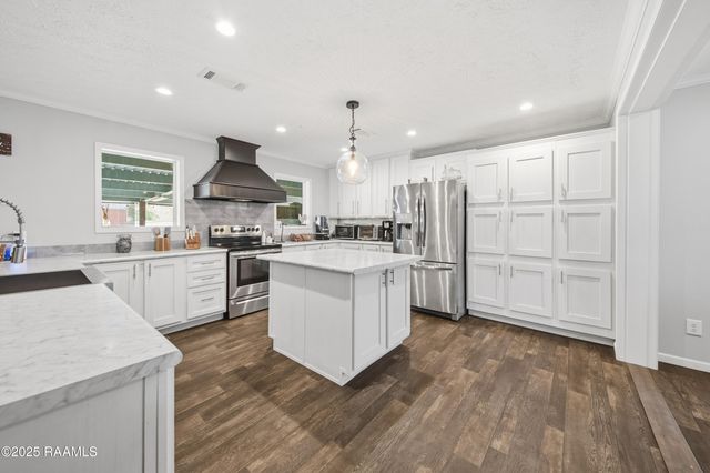 2743a Doyle Melancon Road, Breaux Bridge, LA 70517