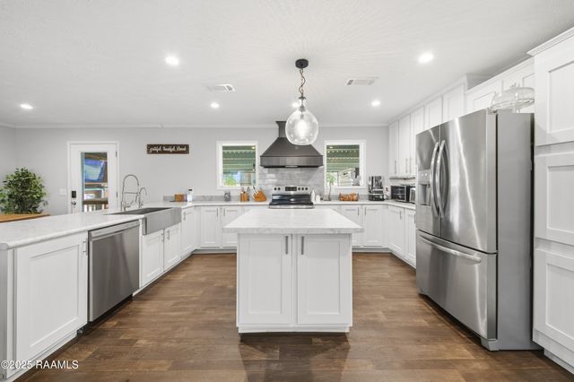 2743a Doyle Melancon Road, Breaux Bridge, LA 70517