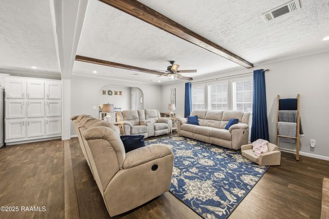 2743a Doyle Melancon Road, Breaux Bridge, LA 70517