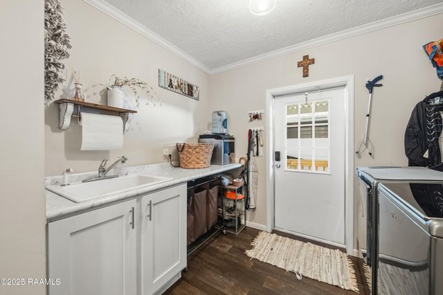 2743a Doyle Melancon Road, Breaux Bridge, LA 70517