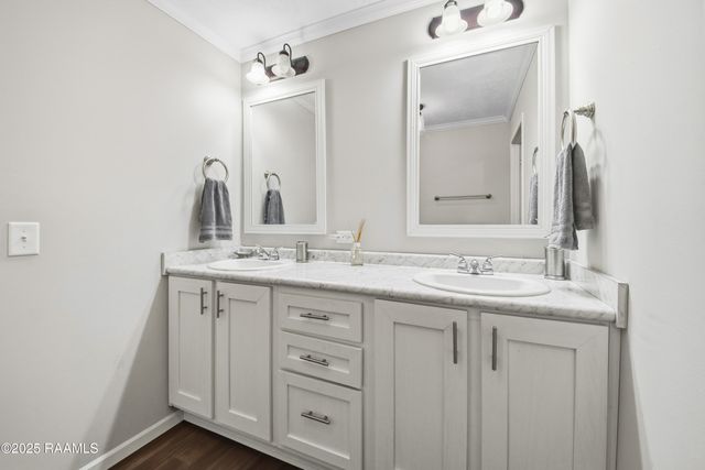 2743a Doyle Melancon Road, Breaux Bridge, LA 70517