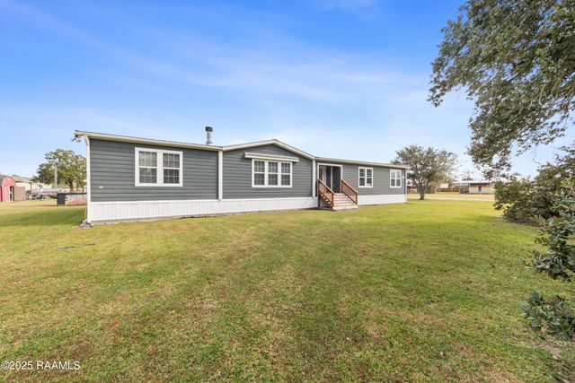 2743a Doyle Melancon Road, Breaux Bridge, LA 70517