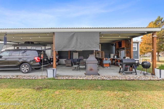 2743a Doyle Melancon Road, Breaux Bridge, LA 70517