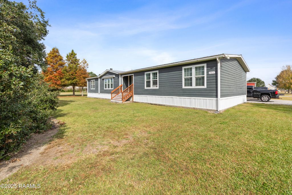 2743a Doyle Melancon Road, Breaux Bridge, LA 70517