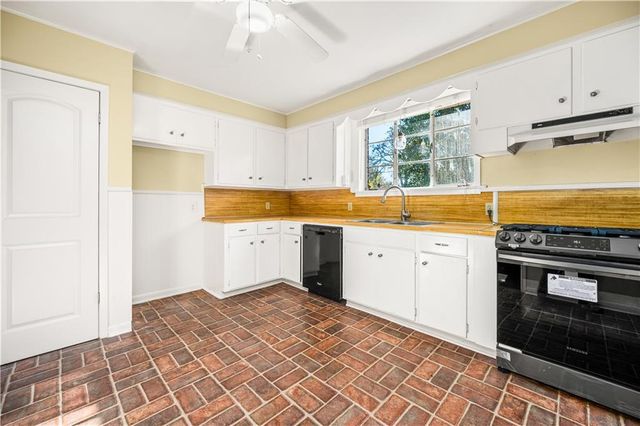 1907 SIMMONS Street, Alexandria, LA 71301