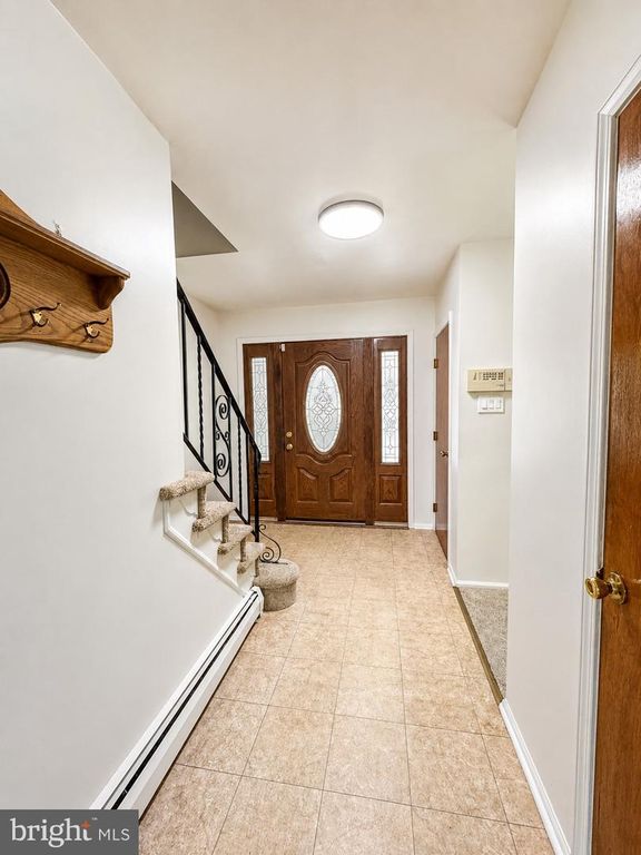 1045 MAYKUT AVE, COLLEGEVILLE, PA 19426 — photo 4