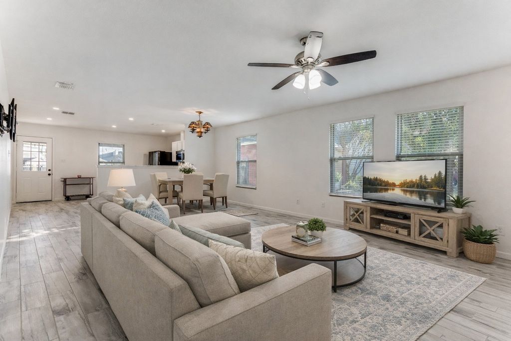 1112 Day Dream Drive, Fort Worth, TX 76052