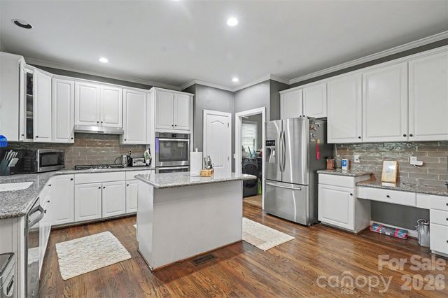 4615 Crownvista Drive, Charlotte, NC 28269