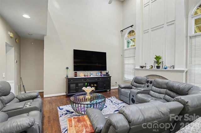 4615 Crownvista Drive, Charlotte, NC 28269