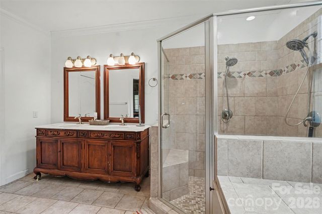 4615 Crownvista Drive, Charlotte, NC 28269