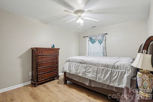 4615 Crownvista Drive, Charlotte, NC 28269