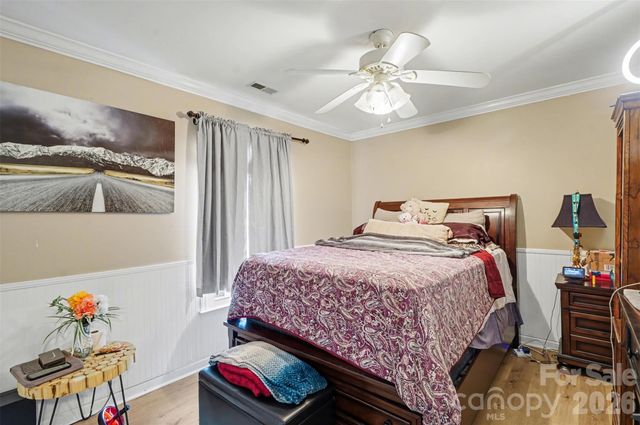 4615 Crownvista Drive, Charlotte, NC 28269