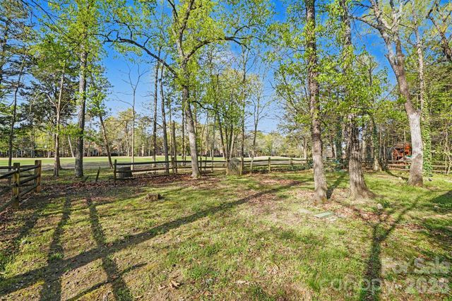 4615 Crownvista Drive, Charlotte, NC 28269