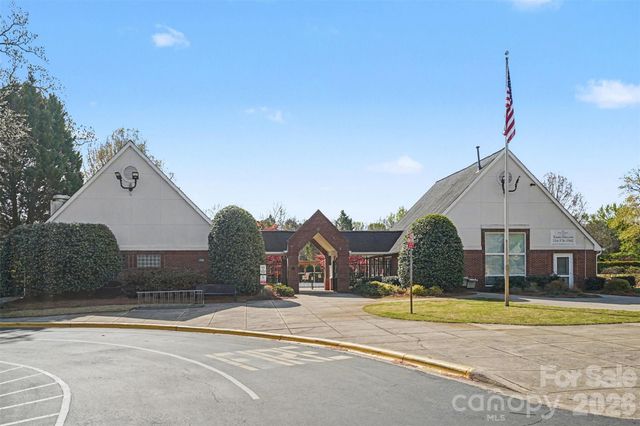 4615 Crownvista Drive, Charlotte, NC 28269