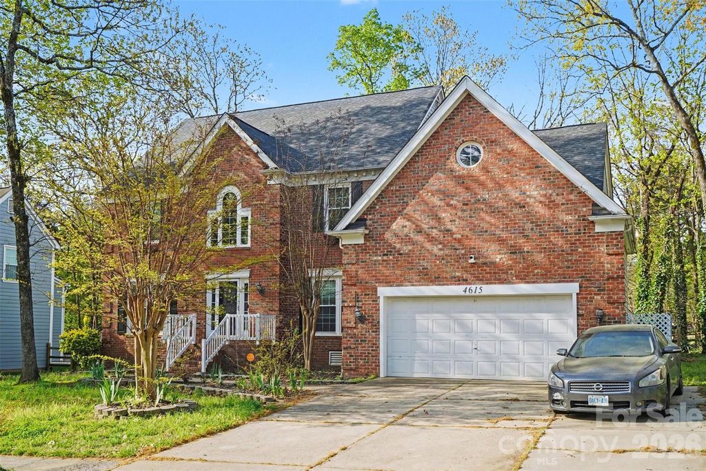 4615 Crownvista Drive, Charlotte, NC 28269