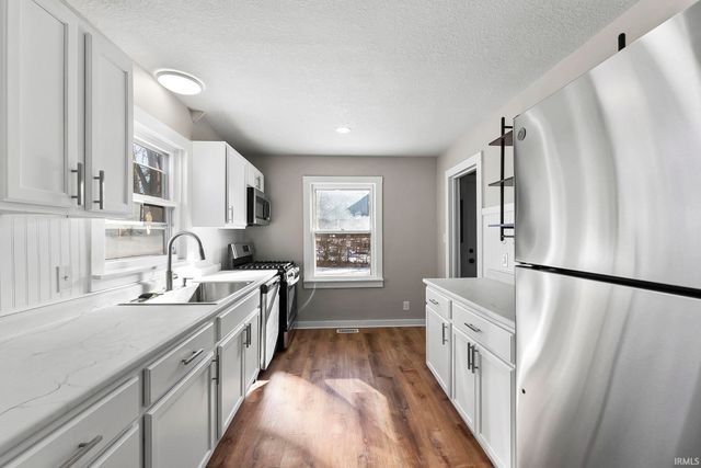 411 W Paulding Road, Fort Wayne, IN 46807