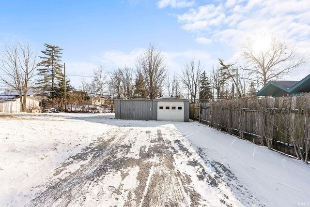 411 W Paulding Road, Fort Wayne, IN 46807