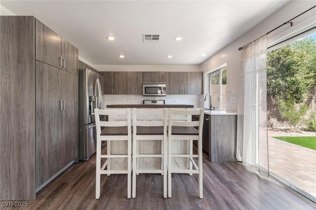 10436 Beachwalk Place, Las Vegas, NV 89144