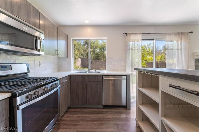 10436 Beachwalk Place, Las Vegas, NV 89144