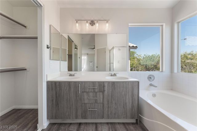 10436 Beachwalk Place, Las Vegas, NV 89144