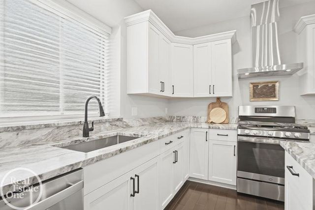 24487 Brookshire Drive, Macomb, MI 48042