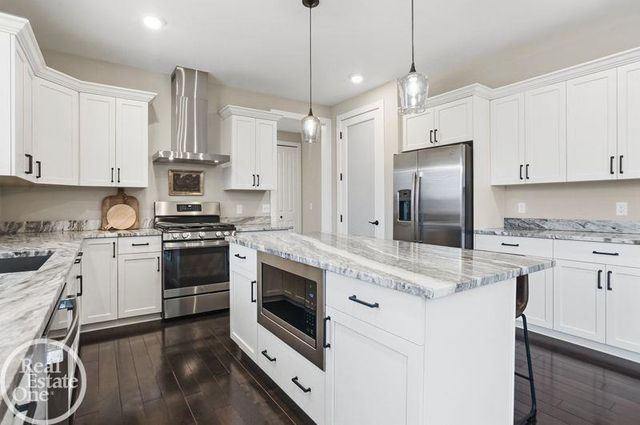 24487 Brookshire Drive, Macomb, MI 48042