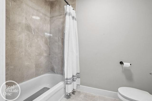 24487 Brookshire Drive, Macomb, MI 48042