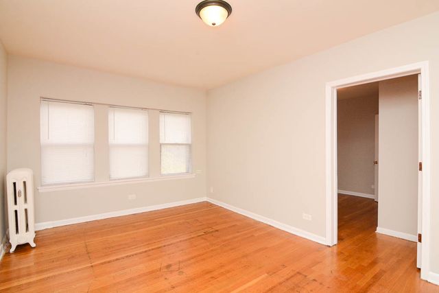5736 N Winthrop Avenue 314, Chicago, IL 60660