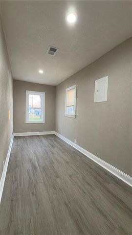 5610 Miami Avenue, Kansas City, KS 66106