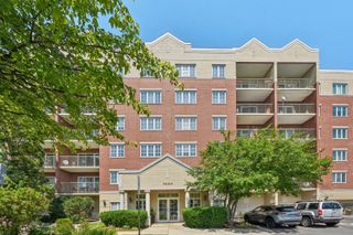 7450 Lincoln Avenue 203, Skokie, IL 60076