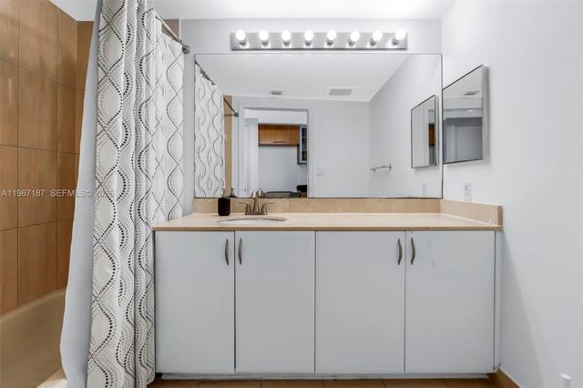 1750 N Bayshore Dr 4507, Miami, FL 33132