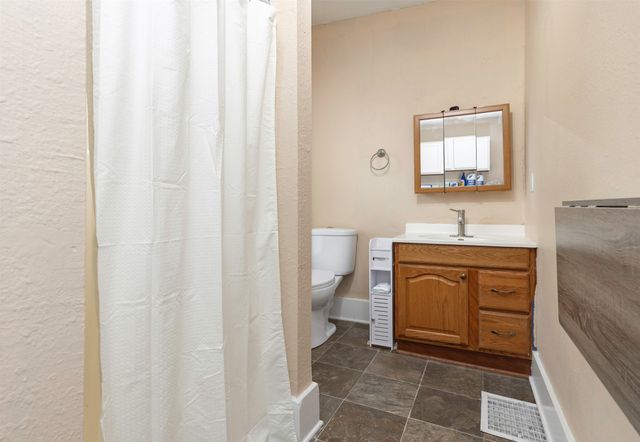 128 Hartford Avenue, Des Moines, IA 50315