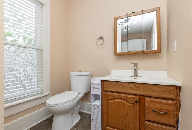 128 Hartford Avenue, Des Moines, IA 50315